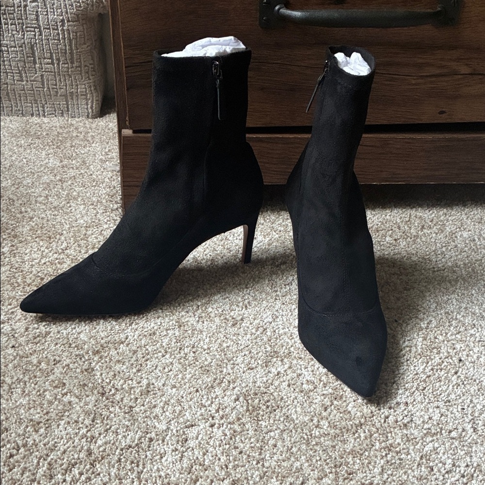 BCBGMaxAzria Black Pointed Toe Suede Ankle Boots